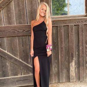 Meet your Posher, Chloe